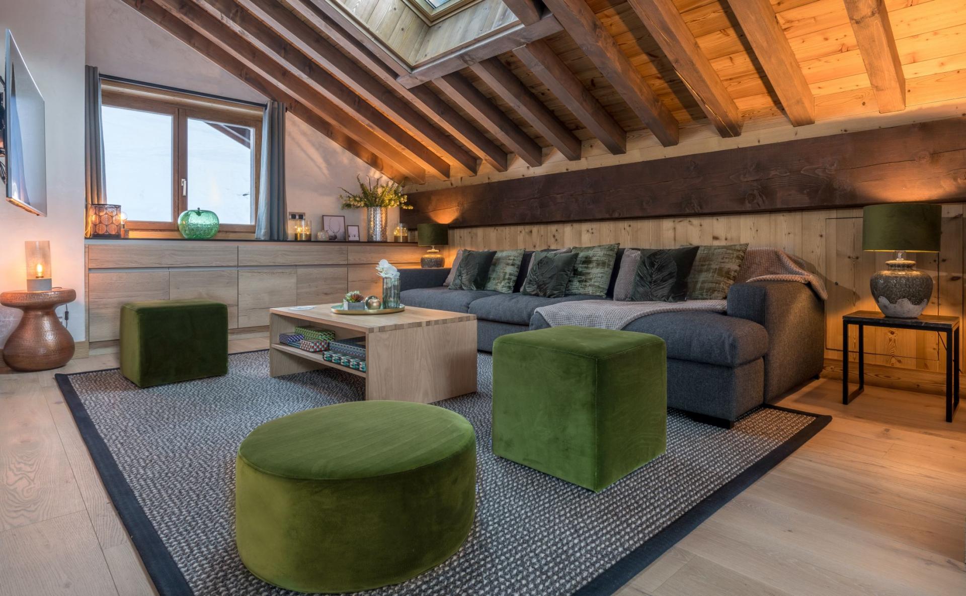 Snug with velvet seating